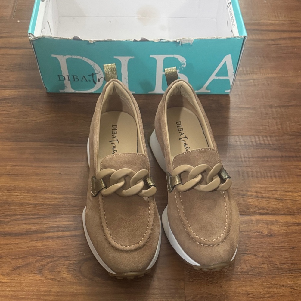 Diba True Women's Tan Chain-Trim Slip-On Loafers